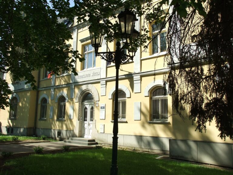 Čaplovičova knižnica a Literárna expozícia P. O. Hviezdoslava