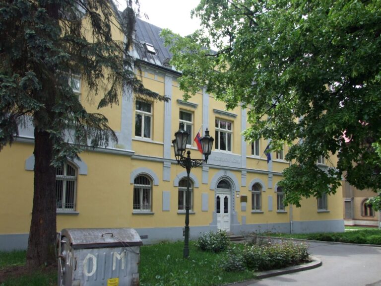 Čaplovičova knižnica a Literárna expozícia P. O. Hviezdoslava