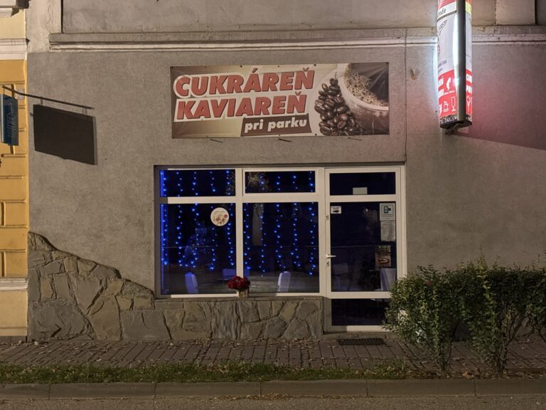 Cukrareň kaviareň pri parku
