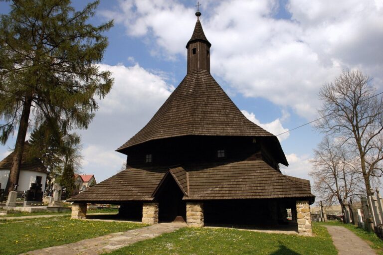 Drevený kostol Všetkých svätých v Tvrdošíne