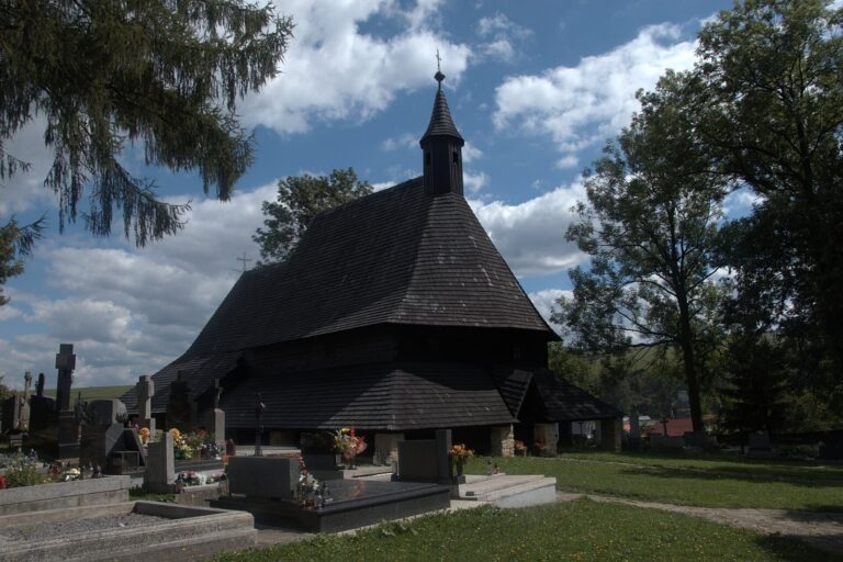 Drevený kostol Všetkých svätých v Tvrdošíne