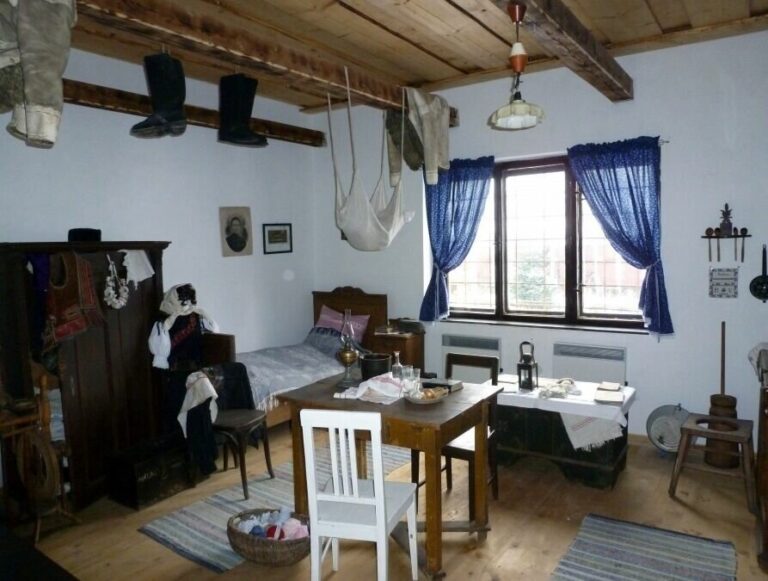 Izba starých materí – Párnica