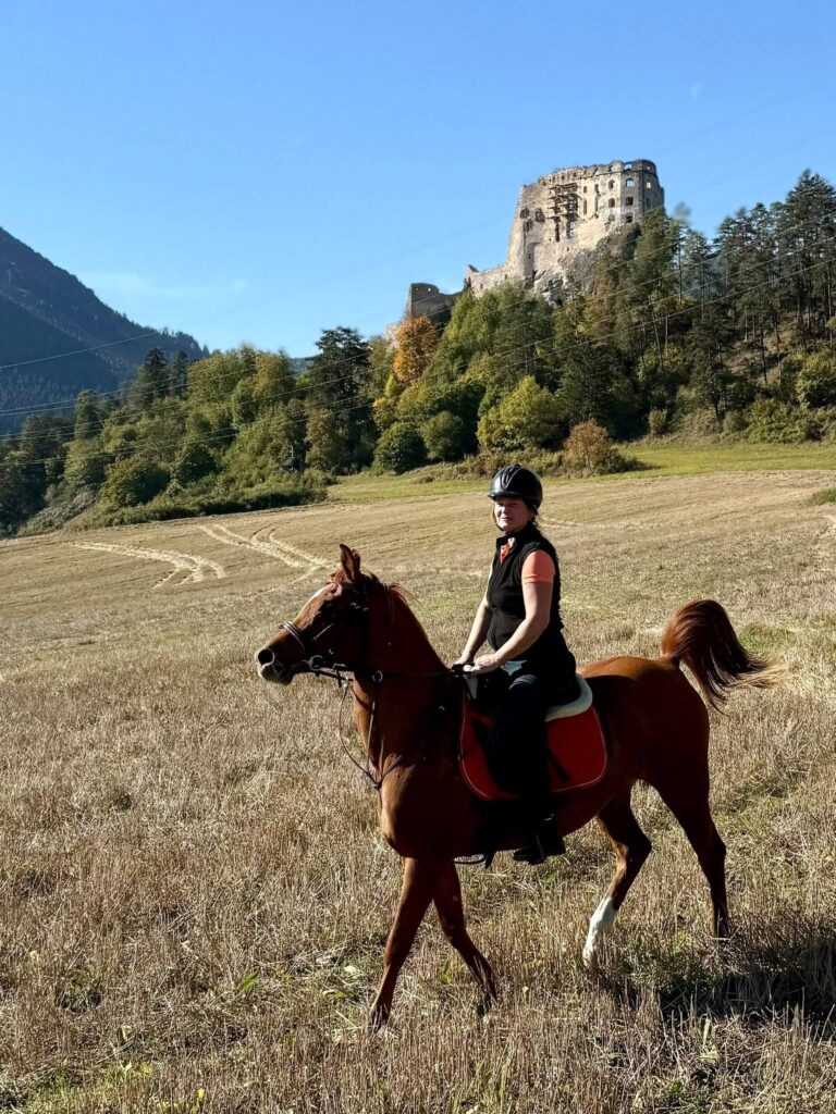 Jazdecký areál Húšť Dlhá nad Oravou