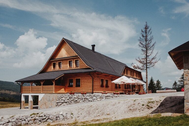 Koliba Holica