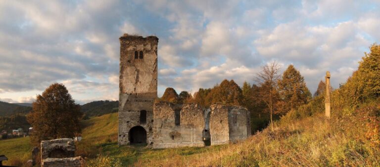 Kostol sv. Kozmu a Damiána – Sedliacka Dubová