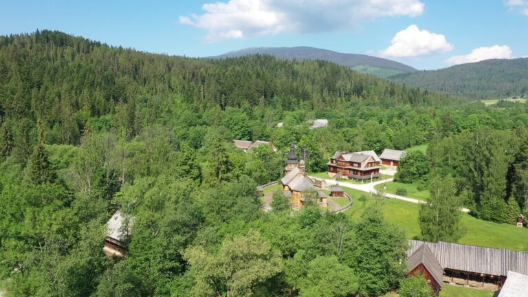 Oravský etnografický park – Zubrzyca Górna (Poľsko)