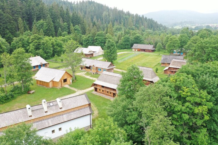 Oravský etnografický park – Zubrzyca Górna (Poľsko)