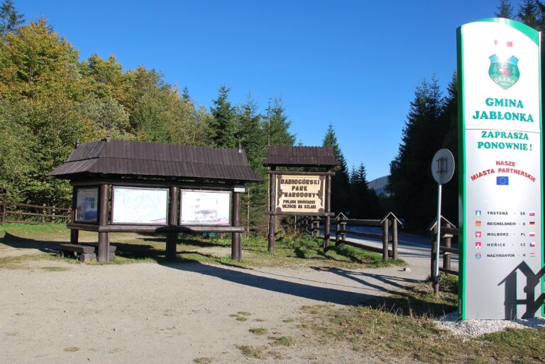 Priesmyk Krowiarki – brána na Babiu horu (Poľsko)