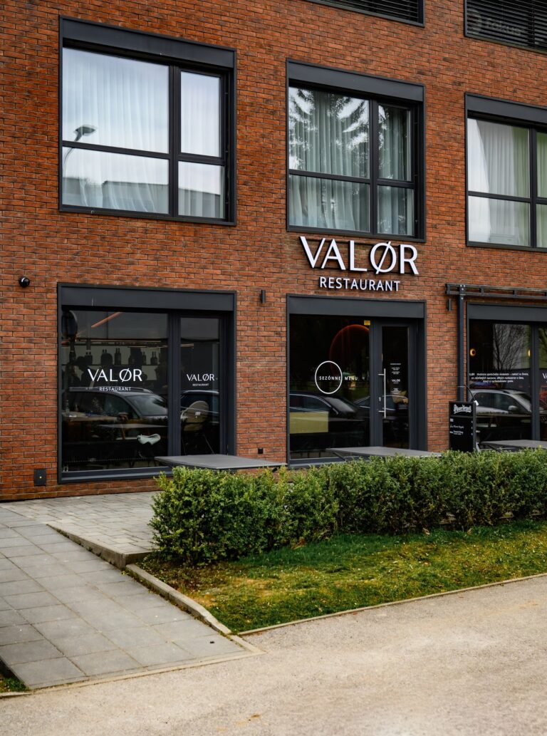VALOR RESTAURANT