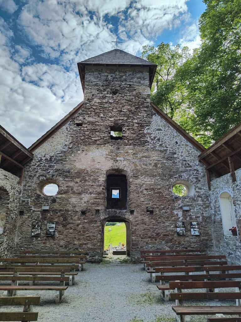 Zrúcanina kostola Všetkých svätých – Zázrivá