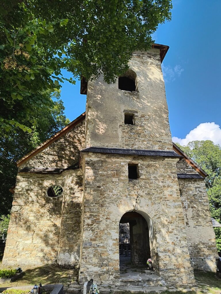 Zrúcanina kostola Všetkých svätých – Zázrivá